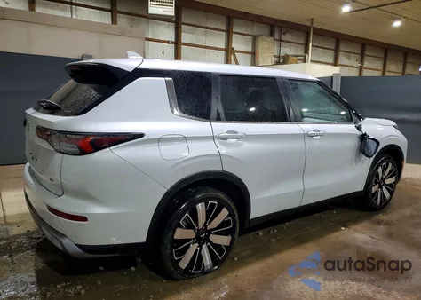 2025 Mitsubishi Outlander Se z USA, uszkodzony, nr VIN JA4J4VA82SZ016381